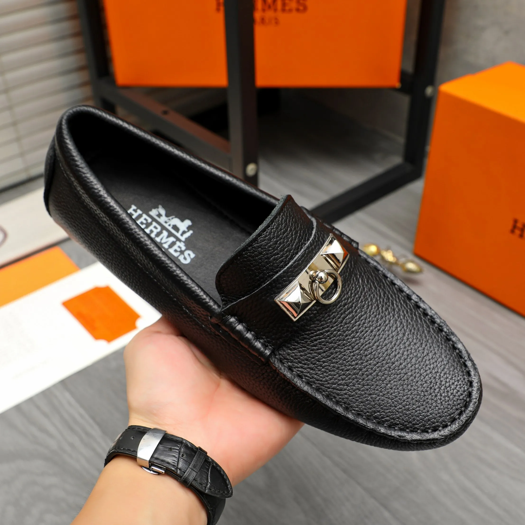 Men's shoes 💰420 Product trademark: HERMES "Hermes" casual slip-on shoes Regular size: 38-46 (45.46 custom-made, non-returnable) Product materials: Selected pebbled cowhide upper, sheepskin lining, non-slip bean outsole